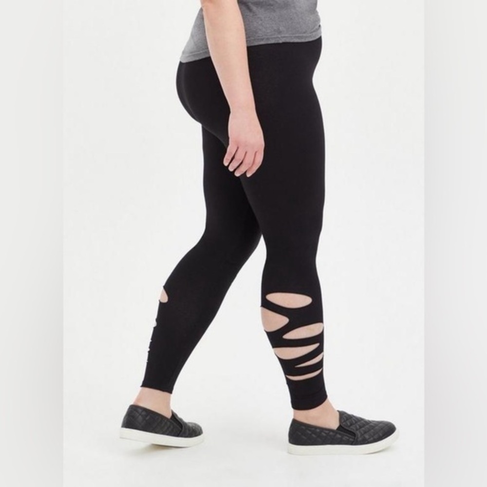 🆕 NWT Women’s torrid 2 Premium Black Slash Legging with Side Destruction 18 20